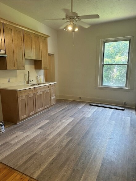 Building Photo - 324 Ophelia St