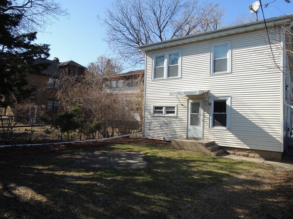 Primary Photo - 915 Vilas Ave