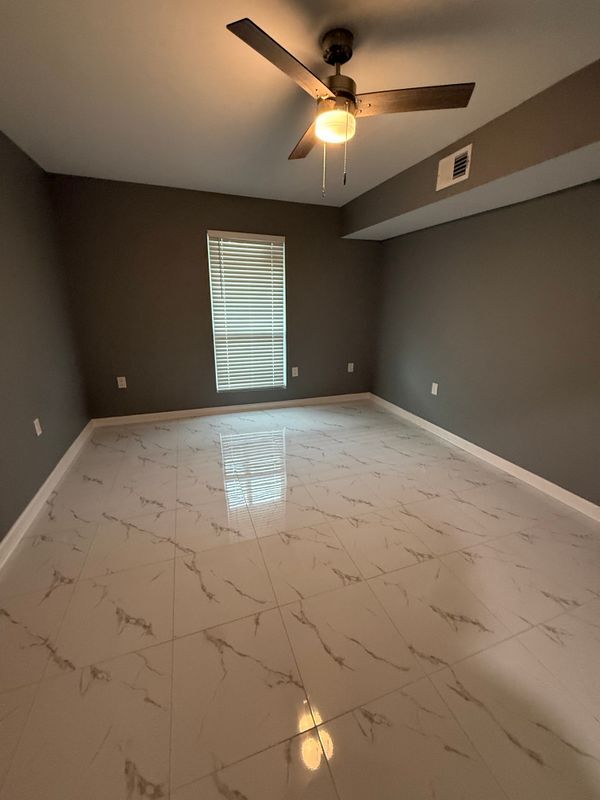 Foto del edificio - 6220 Riverside Dr