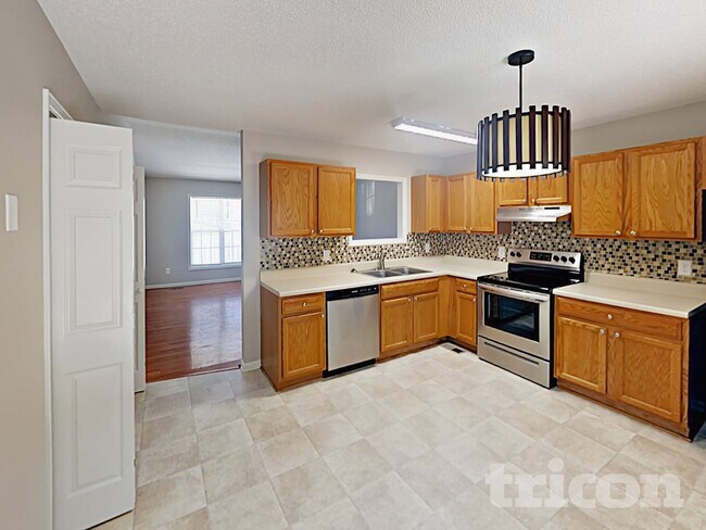 Building Photo - 1237 Woodbriar St