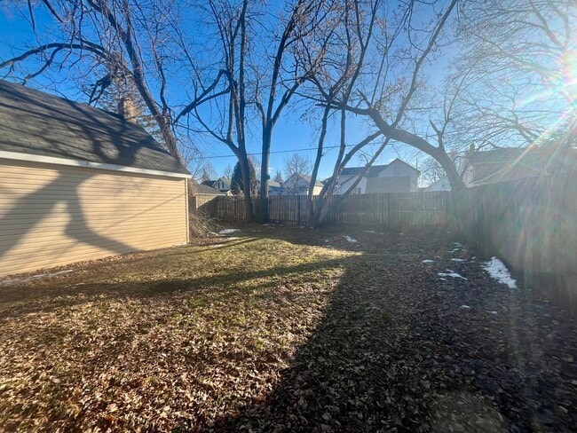 Foto del edificio - 817 W Packard St