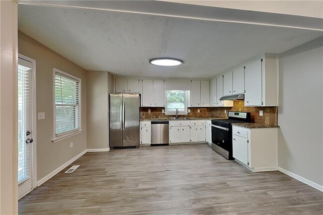 Foto del edificio - 4125 Inola Trail NE