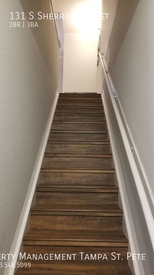 Building Photo - HIGHLY DESIRABLE WESTSHORE TOWNHOUSE