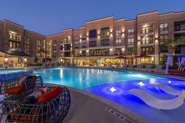 Building Photo - Ivy Lofts