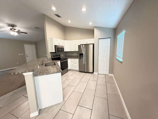 Building Photo - AWESOME 3 BD/2BA Home in Beautiful Ocala!!!