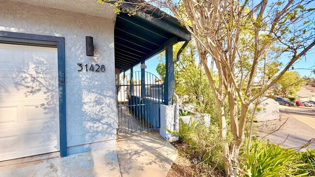 Foto del edificio - Sweet Two-Story Home with Amazing Views in Bonsall, Overlooking the San Luis Rey Downs Preserve!