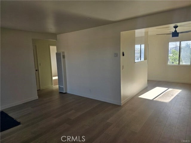 Building Photo - 554 E Hurst St