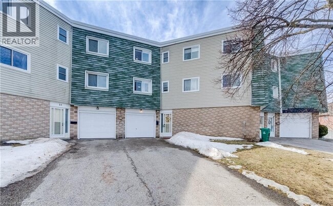 Building Photo - 60 Elmsdale Dr