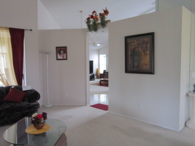 Foto del edificio - 9302 Pontiac Dr