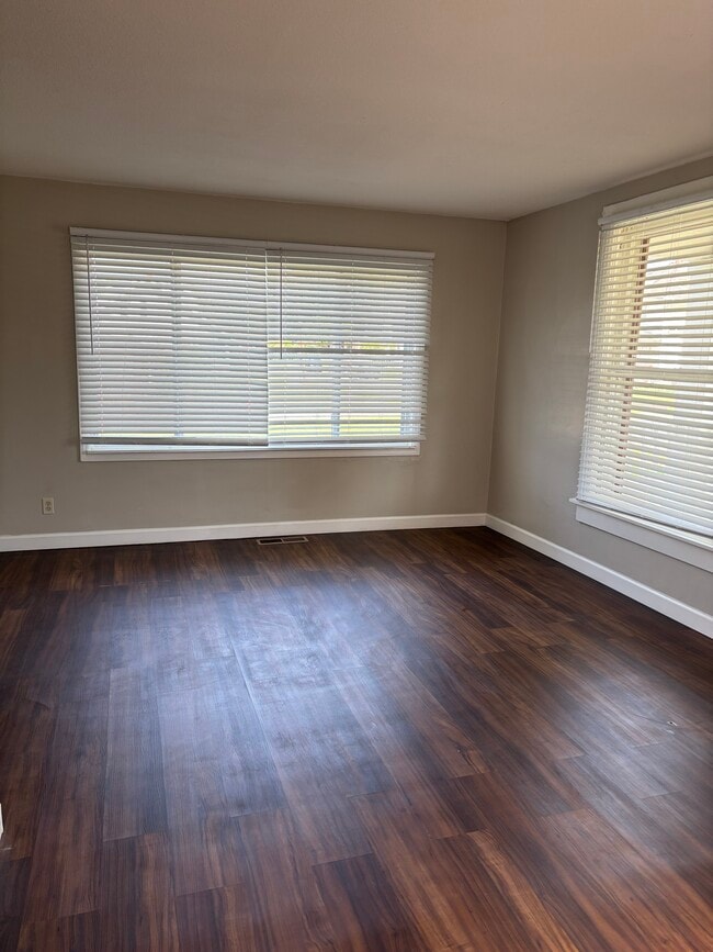 Living room - 119 Moull St