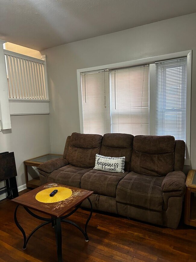 Foto del edificio - 1143-1145-1145 S Plymouth Ave