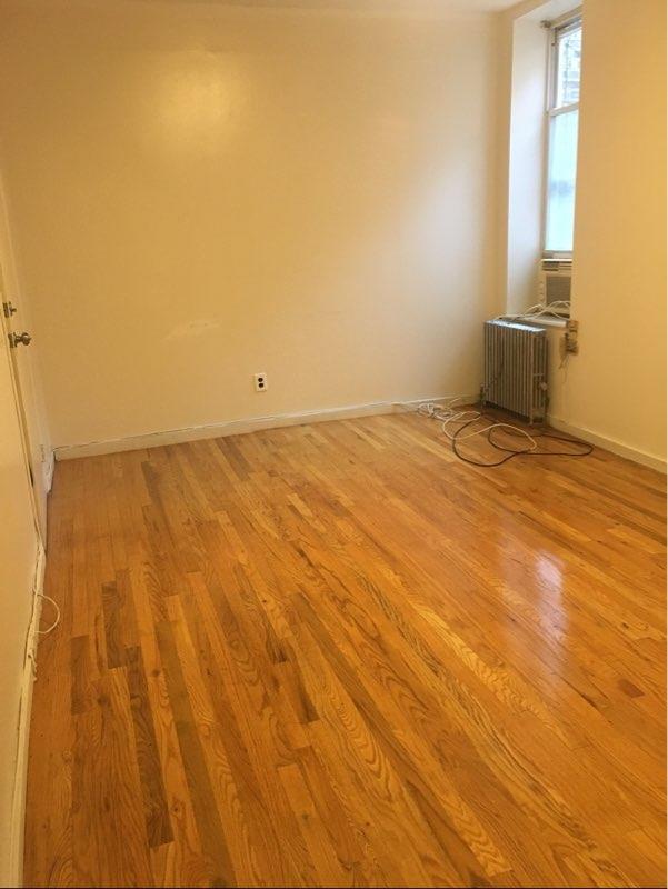 Foto del edificio - 670 Sterling Pl