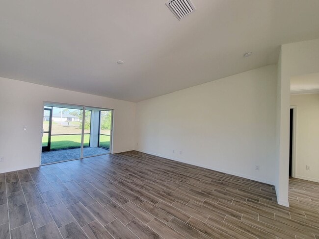 Building Photo - 3100 NW 20th Ave