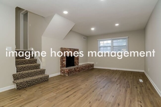 Building Photo - Beautiful 4 Bed 2.5 Bath Overland Park Home