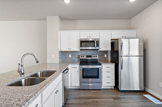 Foto del edificio - Cute SW Boise Townhome