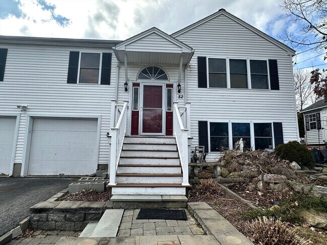 Foto del edificio - 82 Andrews Ave