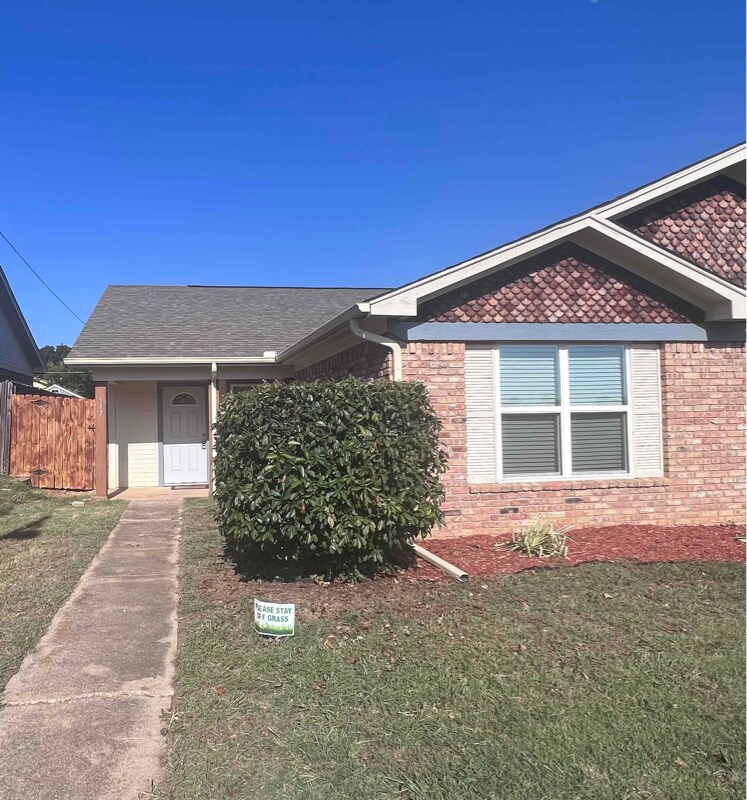 Foto principal - 517 Crowley Rd