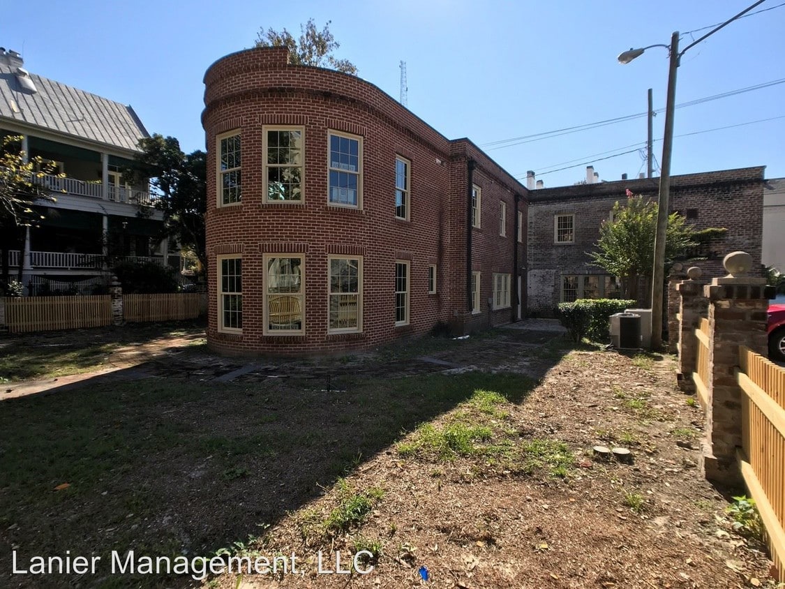 Primary Photo - Studio, 1.5 bath House - 107 E Gordon St