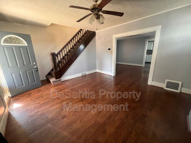 Building Photo - 925 Leeds Ave