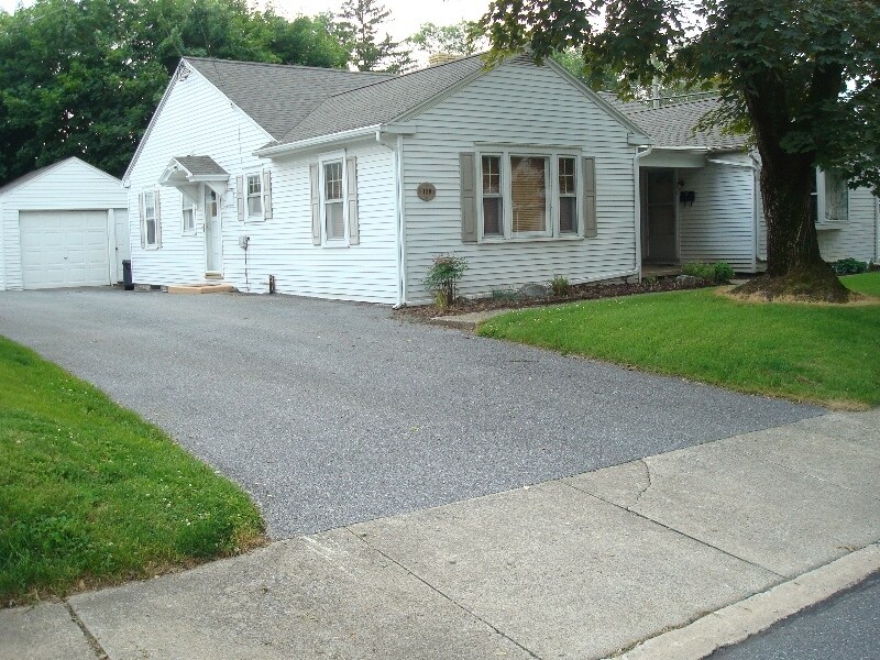 Primary Photo - 119 W Colebrook St