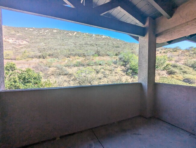 Foto del edificio - Rancho Bernardo Top Level 2 Bedroom/2 Bathroom Condo!