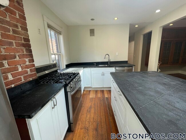 Foto del edificio - 151 Highland St