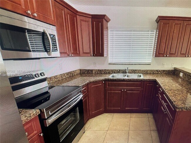 Foto del edificio - 5881 NW 32nd Ave