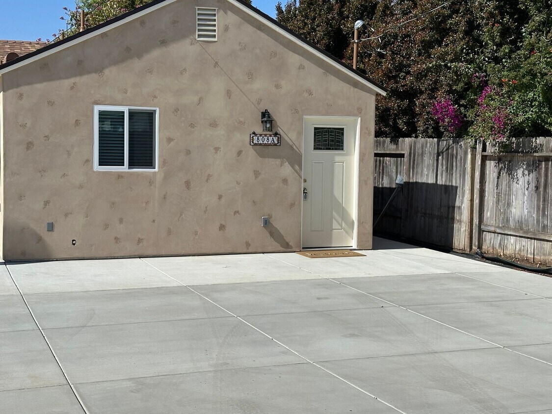 Foto principal - Newly Built Modern 1 Bed / 1 Bath Unit for...