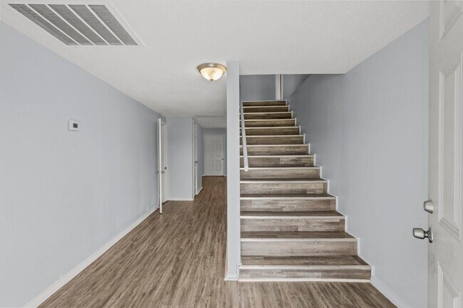 Building Photo - 228 Orange St