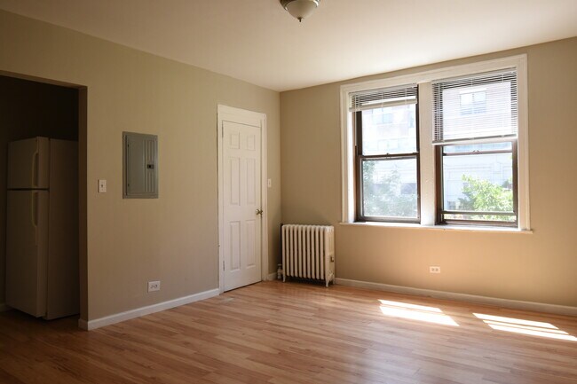 Foto del edificio - 4421 N BROADWAY Ave