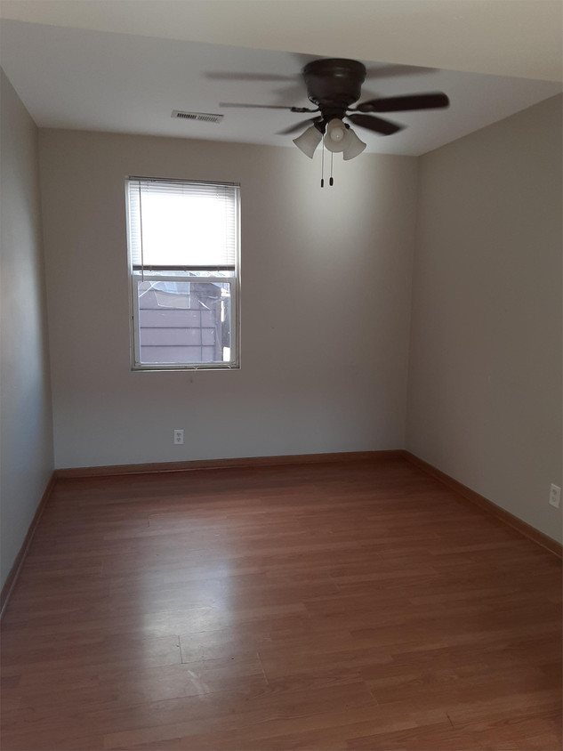 Foto del edificio - 3937 Pulaski St