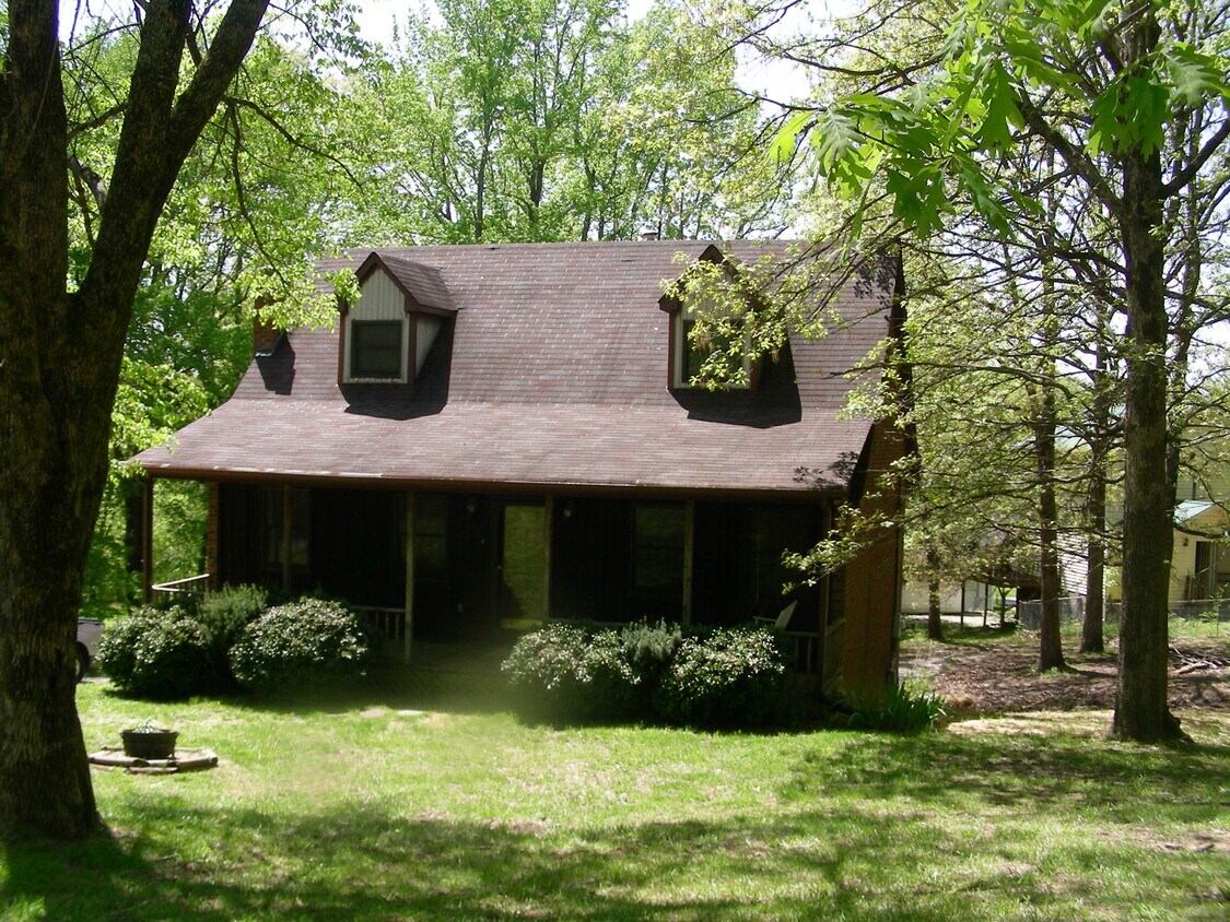 Primary Photo - 1201 N Charlotte St