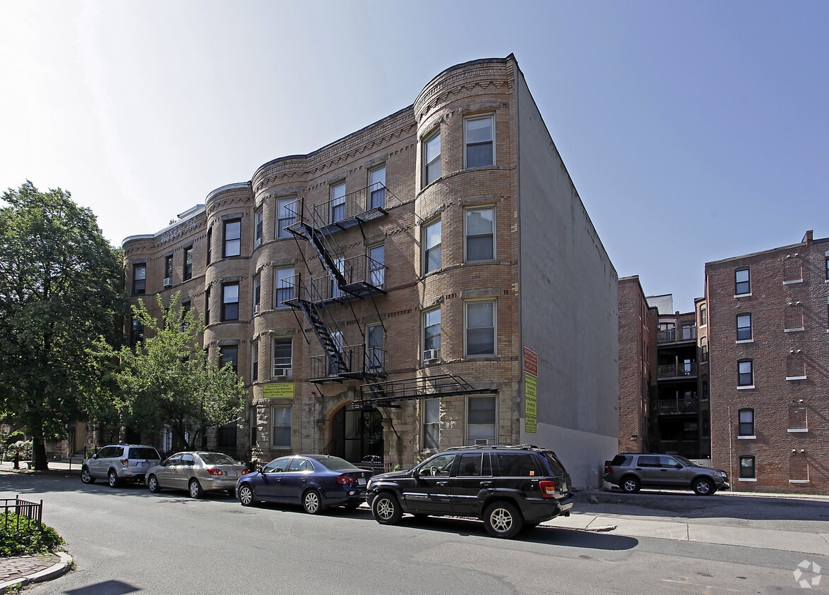 Primary Photo - Symphony Road Apartments