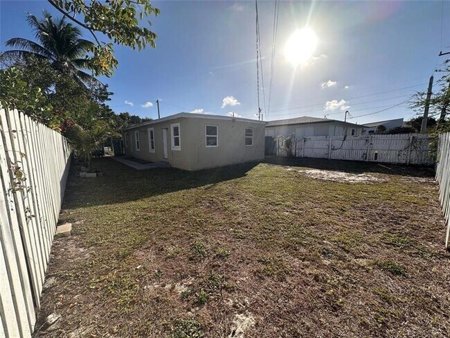 Foto del edificio - 728 SW 6th St