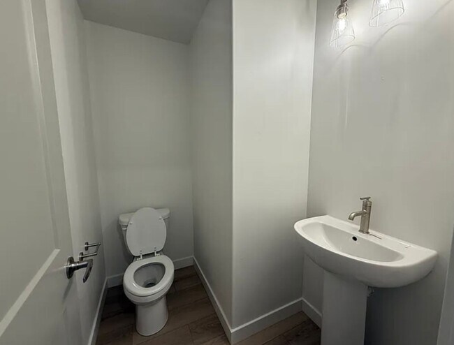 Foto del edificio - Brand New unit!