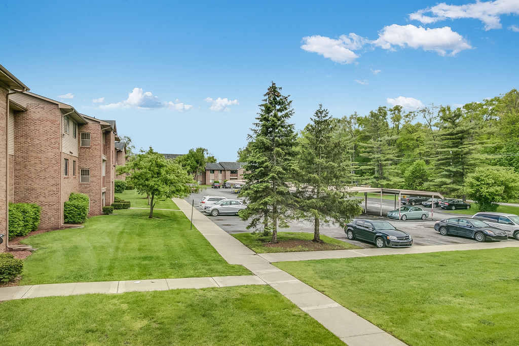 Primary Photo - Wilderness Park/Parkcrest Apartments