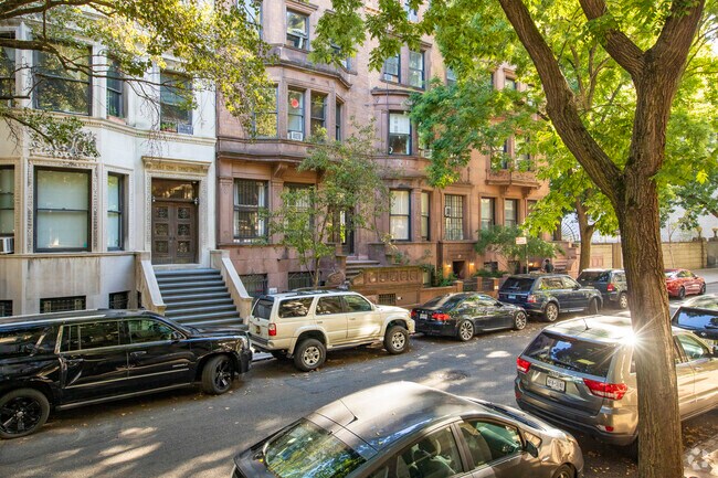 Foto del edificio - 19 W 76th St