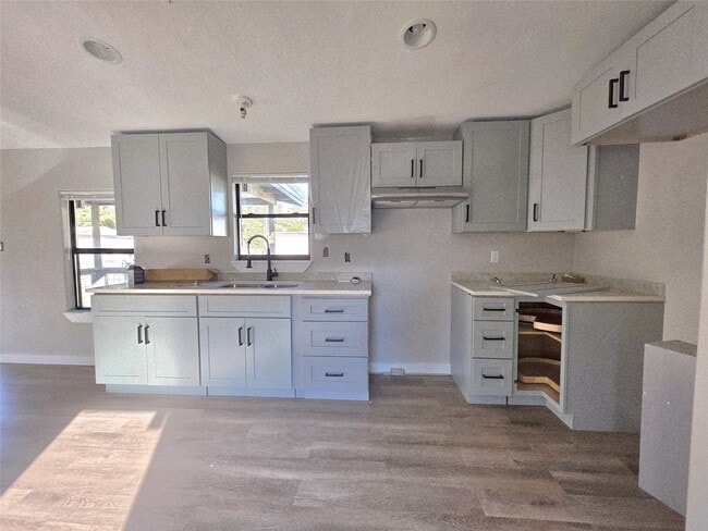 Building Photo - 310 Paddock St