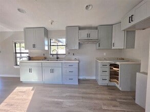 Building Photo - 310 Paddock St