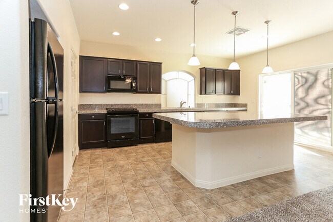 Foto del edificio - 9735 Morgan Creek Ct