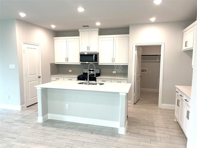 Building Photo - 3010 Comilli Cove