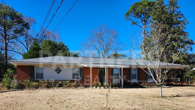 Building Photo - 967 Green Forest Dr
