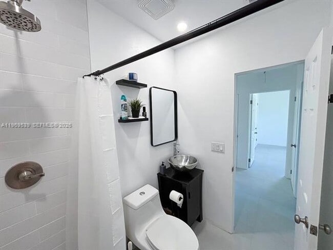 Building Photo - 601 De Leon Dr