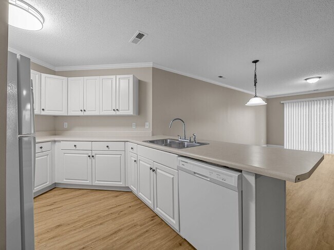 Foto del edificio - Newly Renovated 2BR, 2 BA Townhome in Greer SC