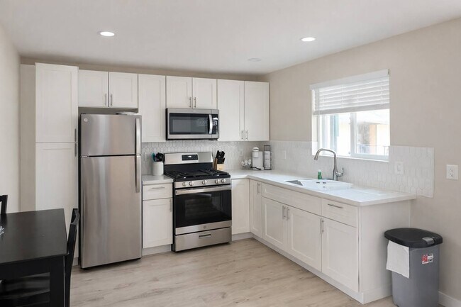 Foto del edificio - 350 Rockaway Ave