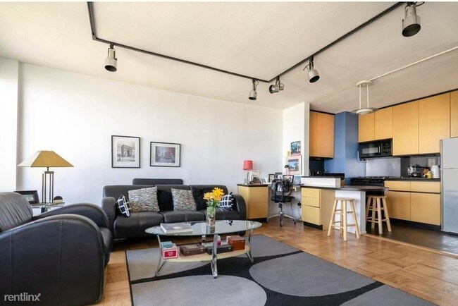 Building Photo - 1 br, 1 bath Condo - 220 Locust St Apt 12C