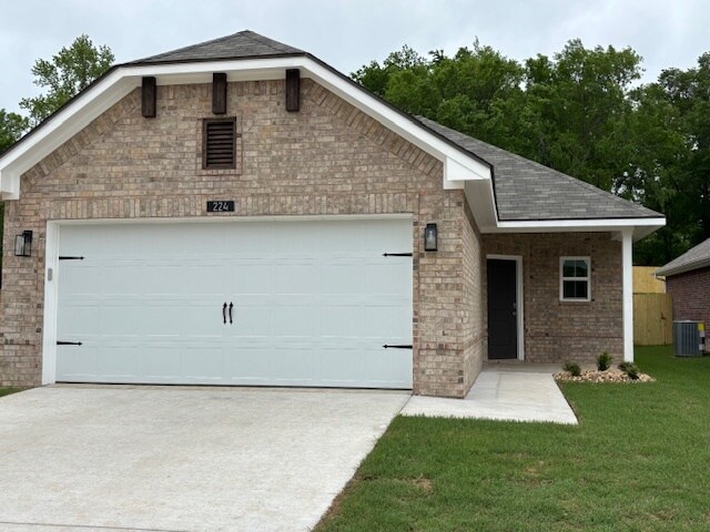 Building Photo - 224 Blue Bird Ln