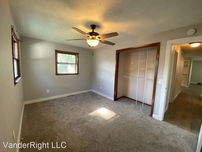 Building Photo - 3 br, 1 bath House - 104 S Needles Dr