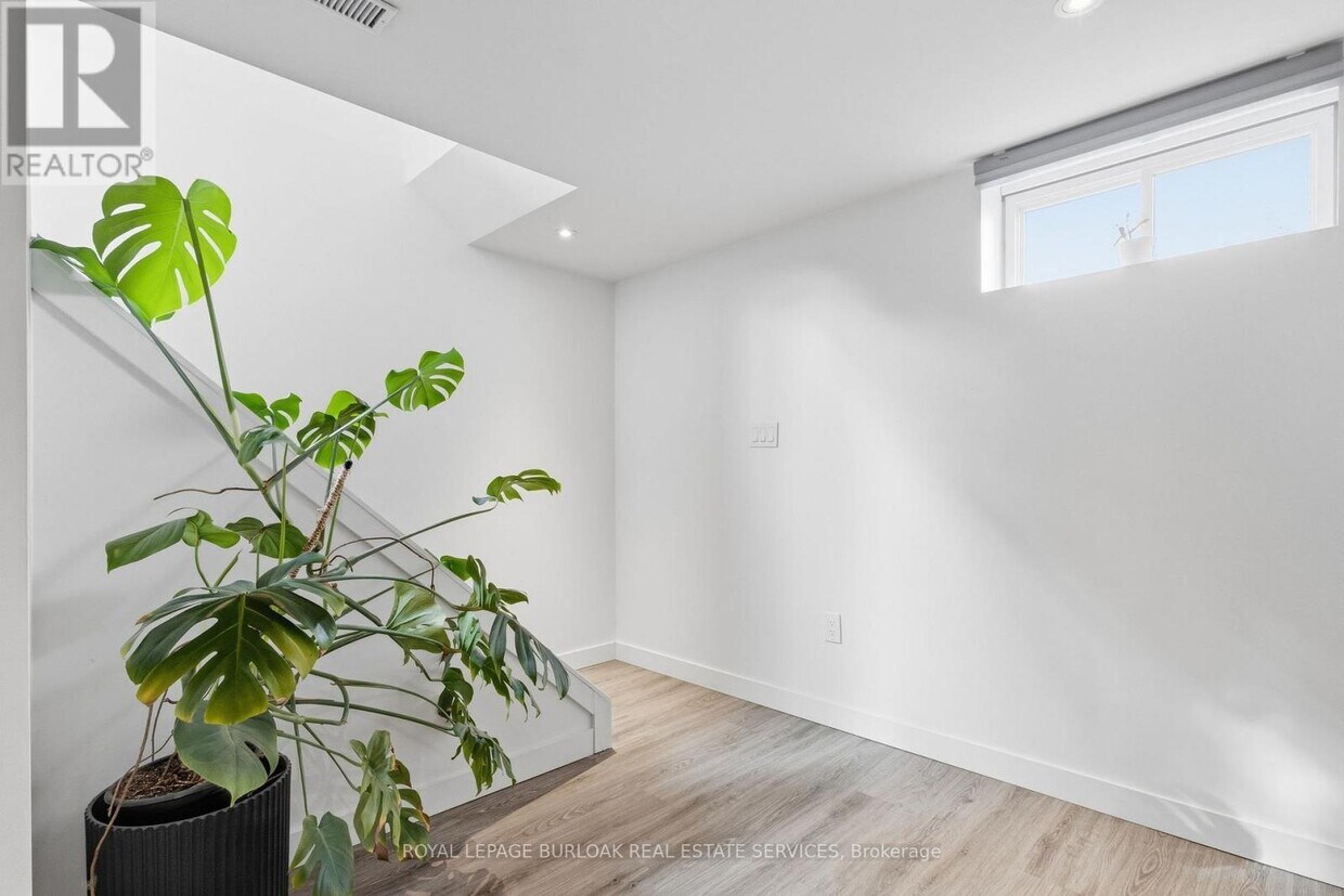 Primary Photo - 2112 Amesbury Crescent