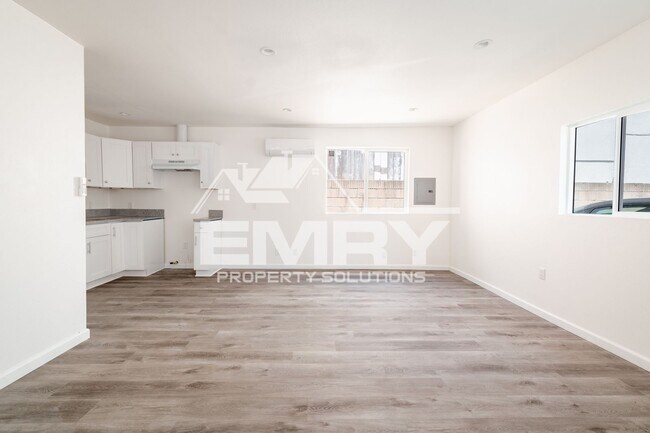 Foto del edificio - 3848 W 105th St